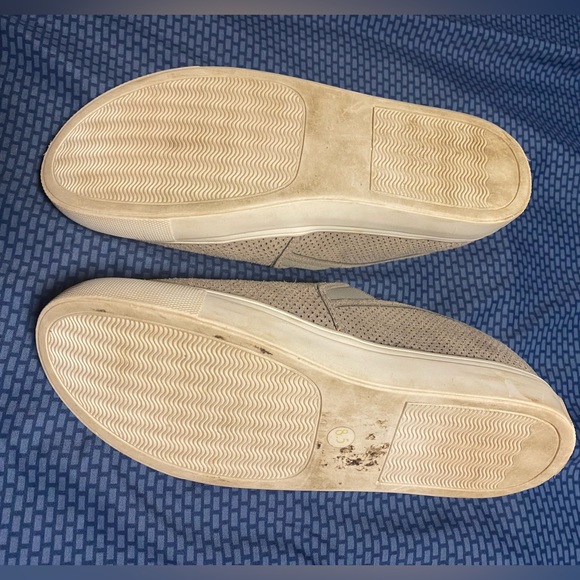Gray Slip On Steve Madden Shoes size 7.5 (runs smaller) - Picture 7 of 10